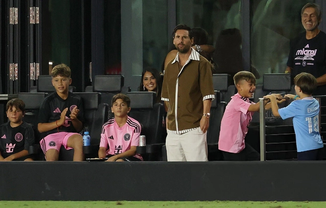 Messi cổ vũ cho Inter Miami từ khán đài trong trận đấu mới đây