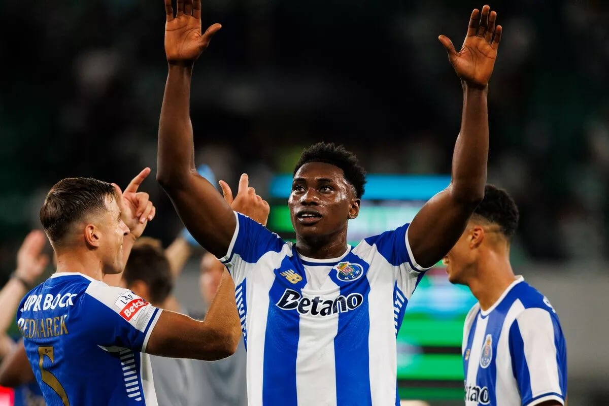 Barca nên chọn ai thay Lewandowski?