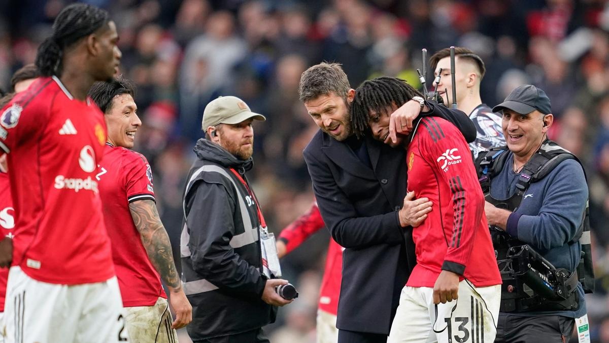 Khi Michael Carrick đánh thức 'DNA Quỷ đỏ'