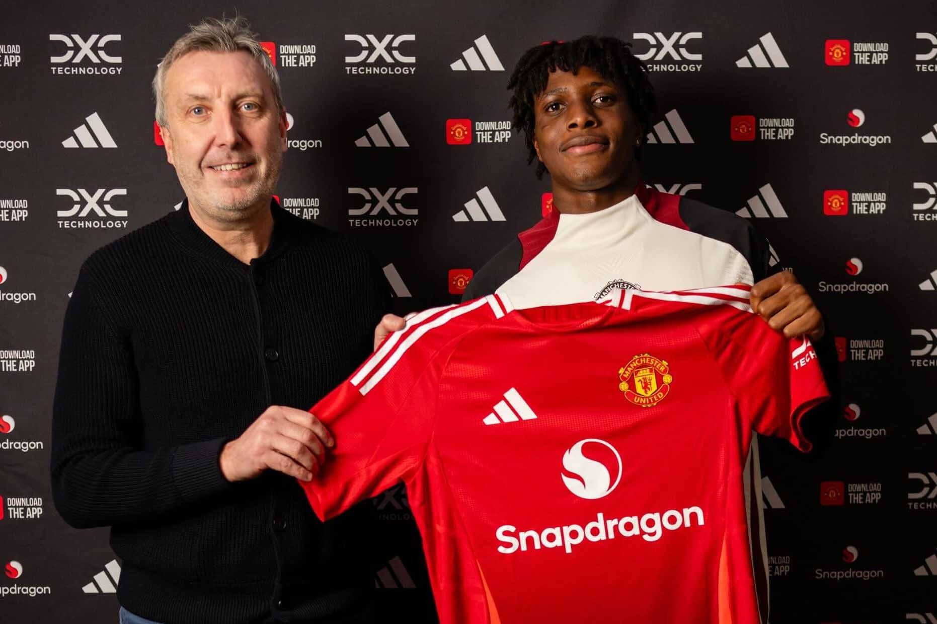 Patrick Dorgu - Từ chơi bóng bằng giấy vụn đến cứu tinh của Man Utd