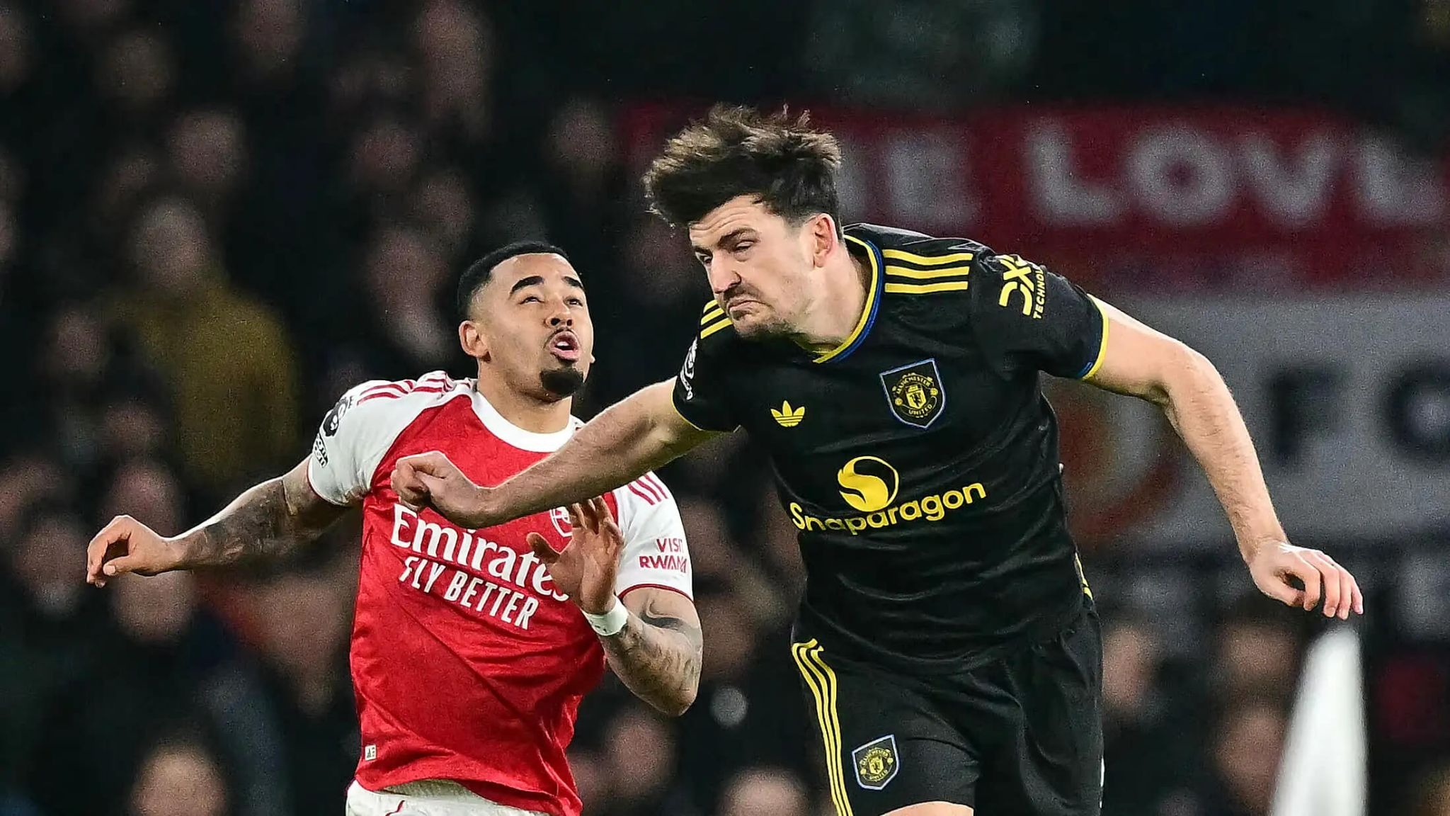 Man Utd chưa hoàn toàn trở lại, nhưng Carrick đã đánh thức 'Quỷ đỏ'