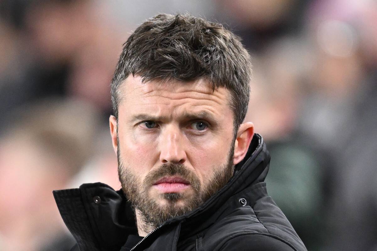 Michael Carrick nghiêm nghị khi tạm quyền huấn luyện Manchester United.