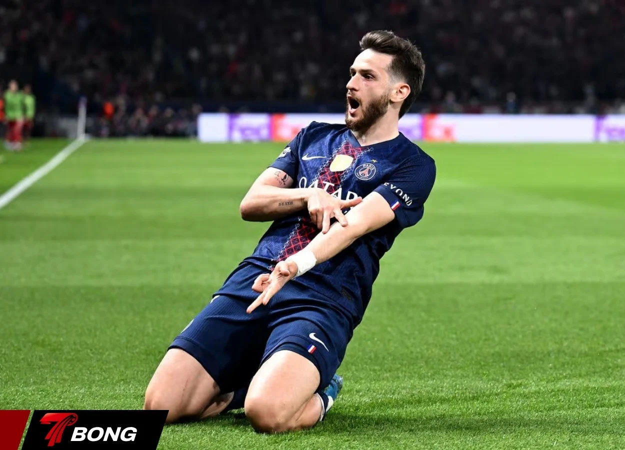 Kvaratskhelia ghi bàn ấn định tỷ số 2-0