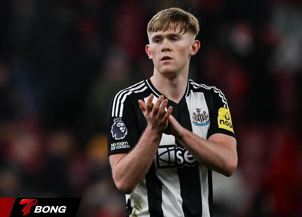 Man United săn hậu vệ trẻ Lewis Hall