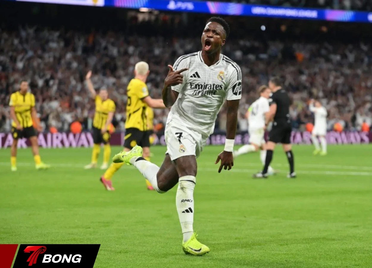 Vinicius ăn mừng bàn thắng tại Champions League