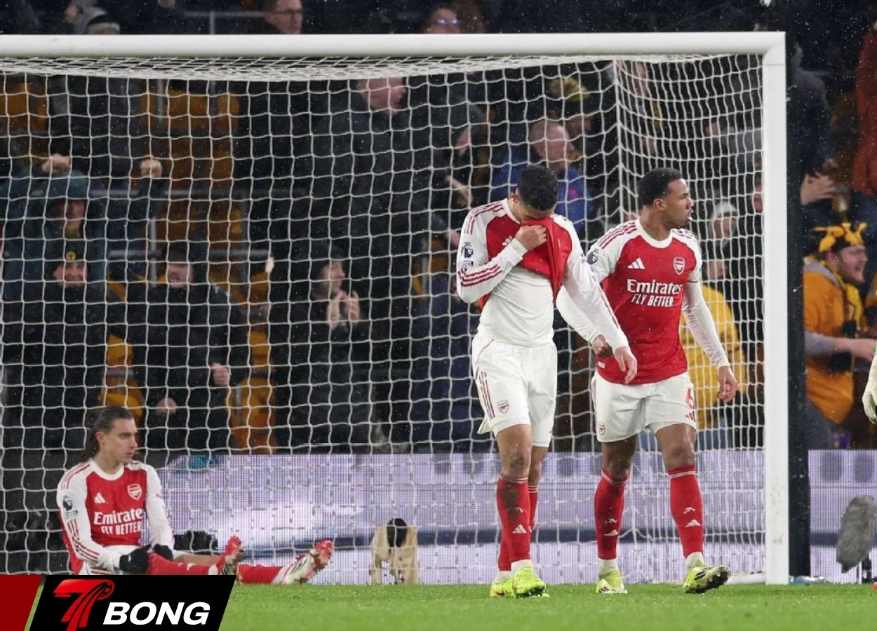 Arsenal hòa đáng tiếc trước đội bét bảng