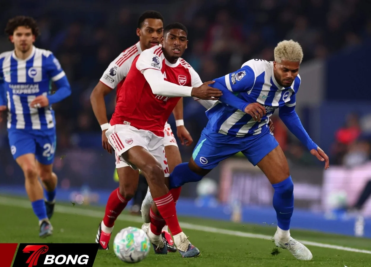 Arsenal thắng Brighton nới rộng khoảng cách