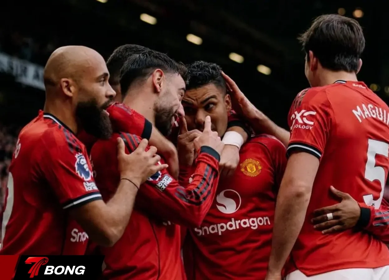 Bruno ăn mừng sau pha kiến tạo lịch sử