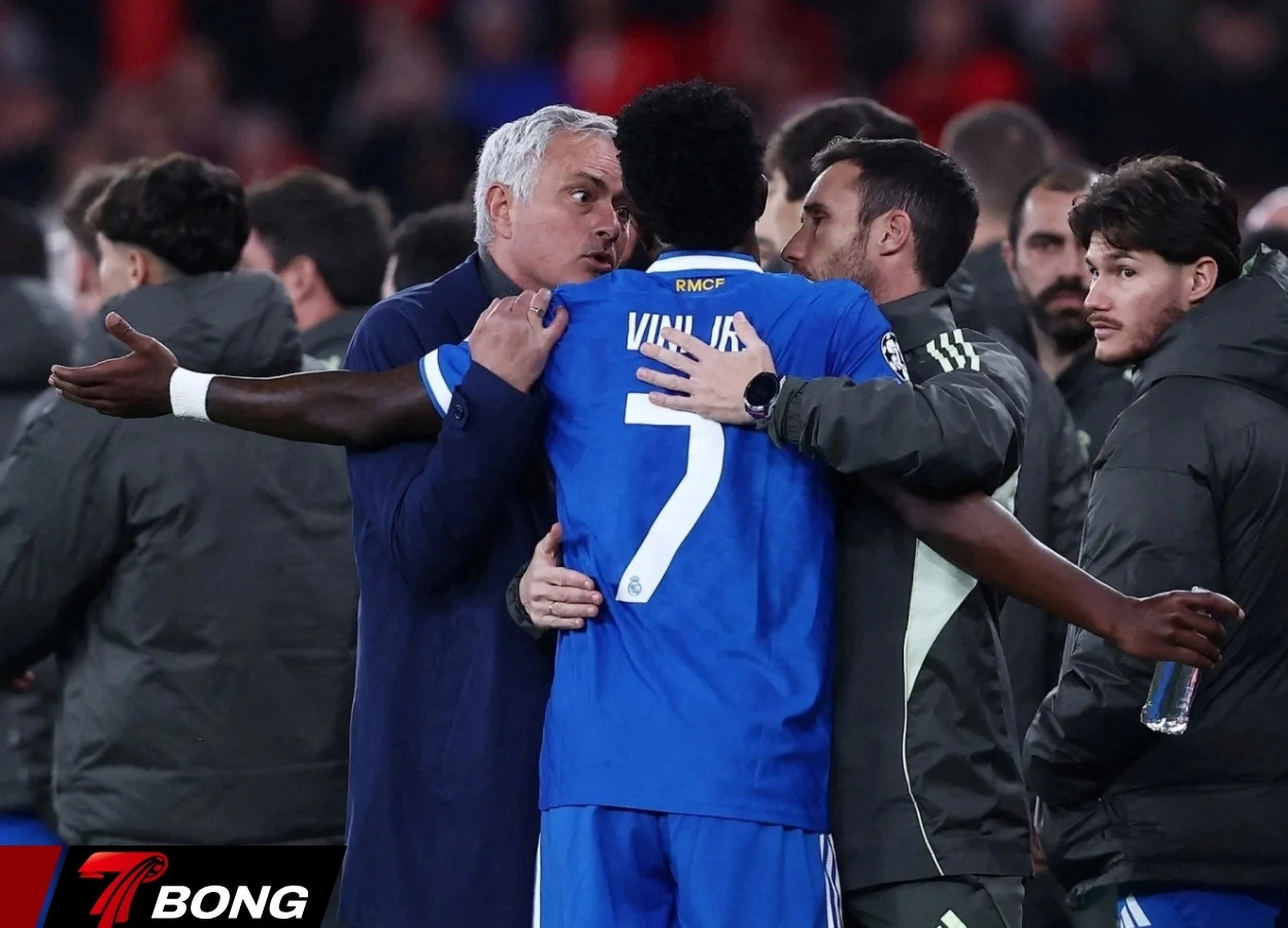 Các chuyên gia đồng loạt phản đối Mourinho