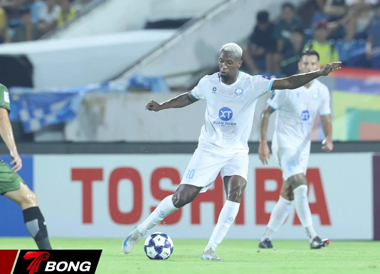 Caio Cesar ghi bàn mở tỉ số cho Nam Định