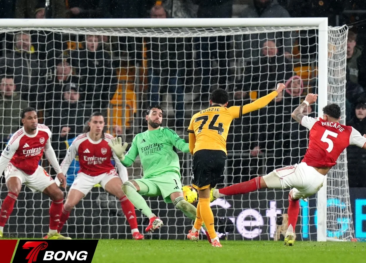 Calafiori phản lưới nhà phút bù giờ