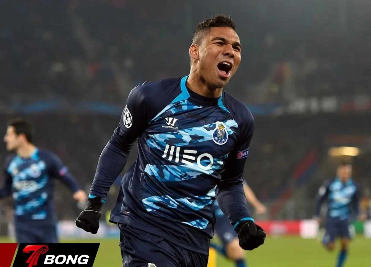 Casemiro từng tỏa sáng trong màu áo Porto