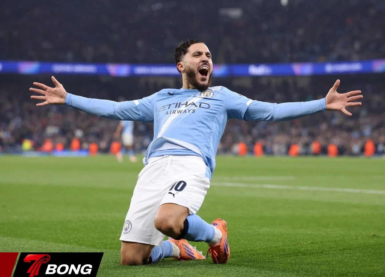 Cherki ăn mừng bàn thắng trước khi bị hủy