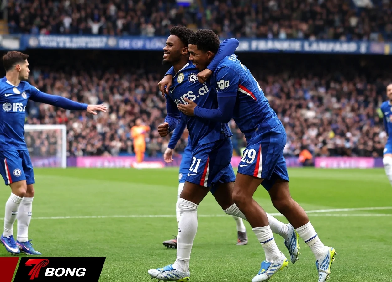 Chelsea ghi 3 bàn trong hiệp một