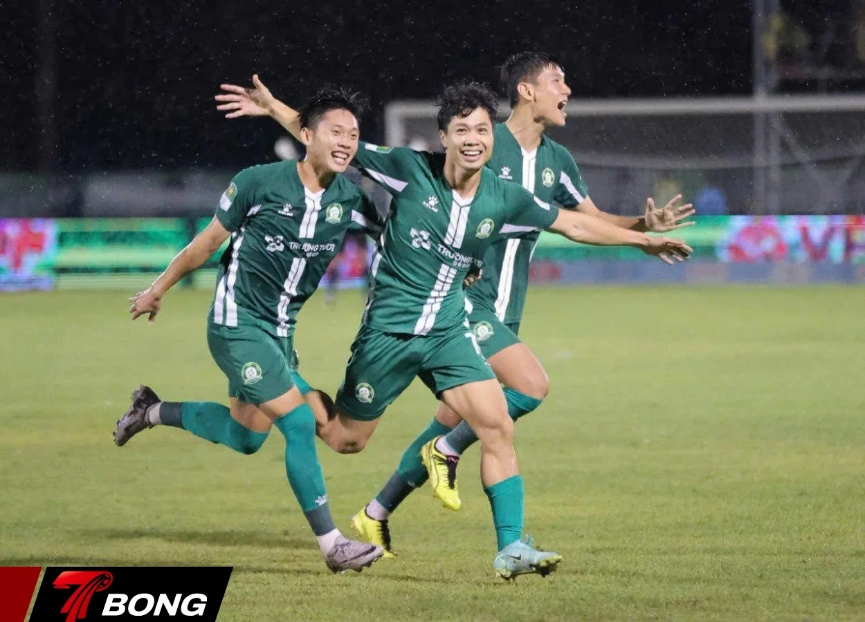 Công Phượng gặp chấn thương tại vòng 8