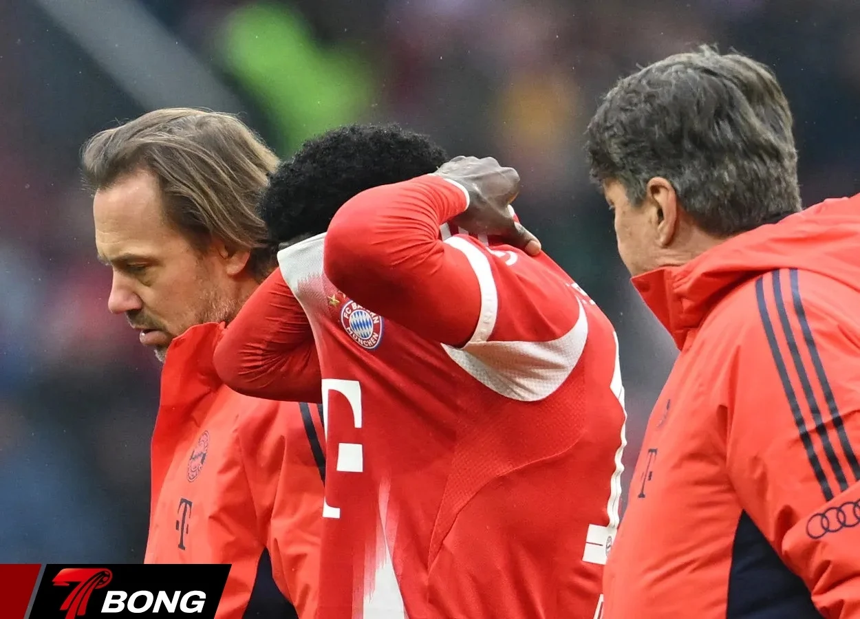 Davies bật khóc khi dính chấn thương nặng