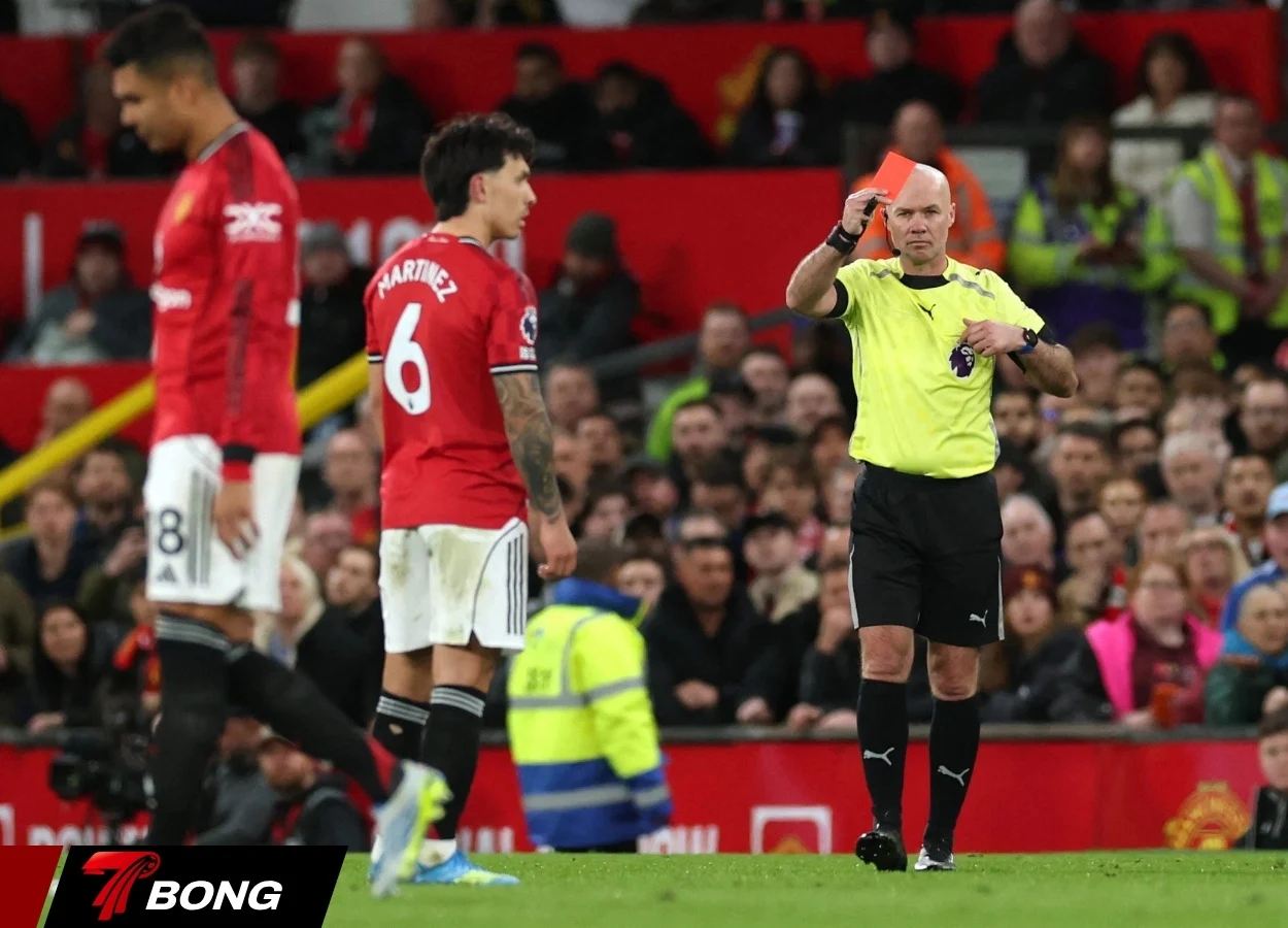 FA bác kháng cáo thẻ đỏ của Martinez