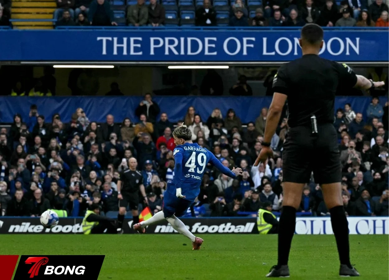 Garnacho ghi bàn trên chấm phạt đền