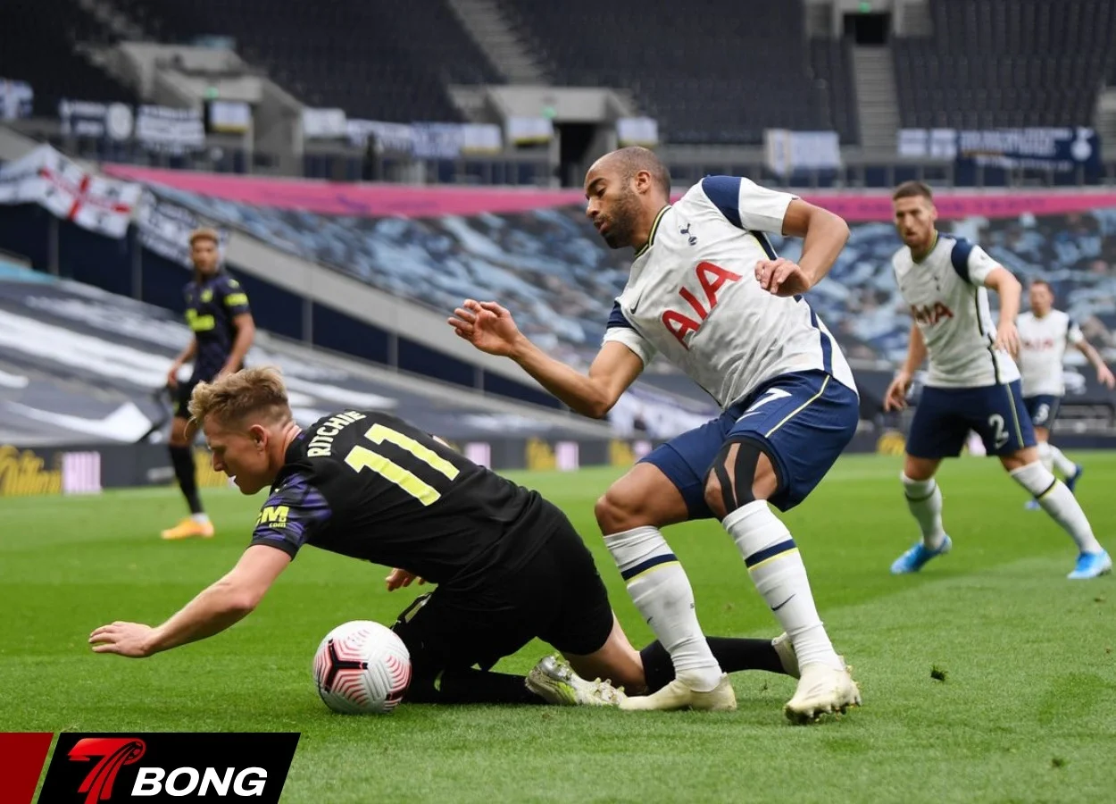 Giải mã chuỗi 7 trận thất vọng và bối cảnh ngặt nghèo