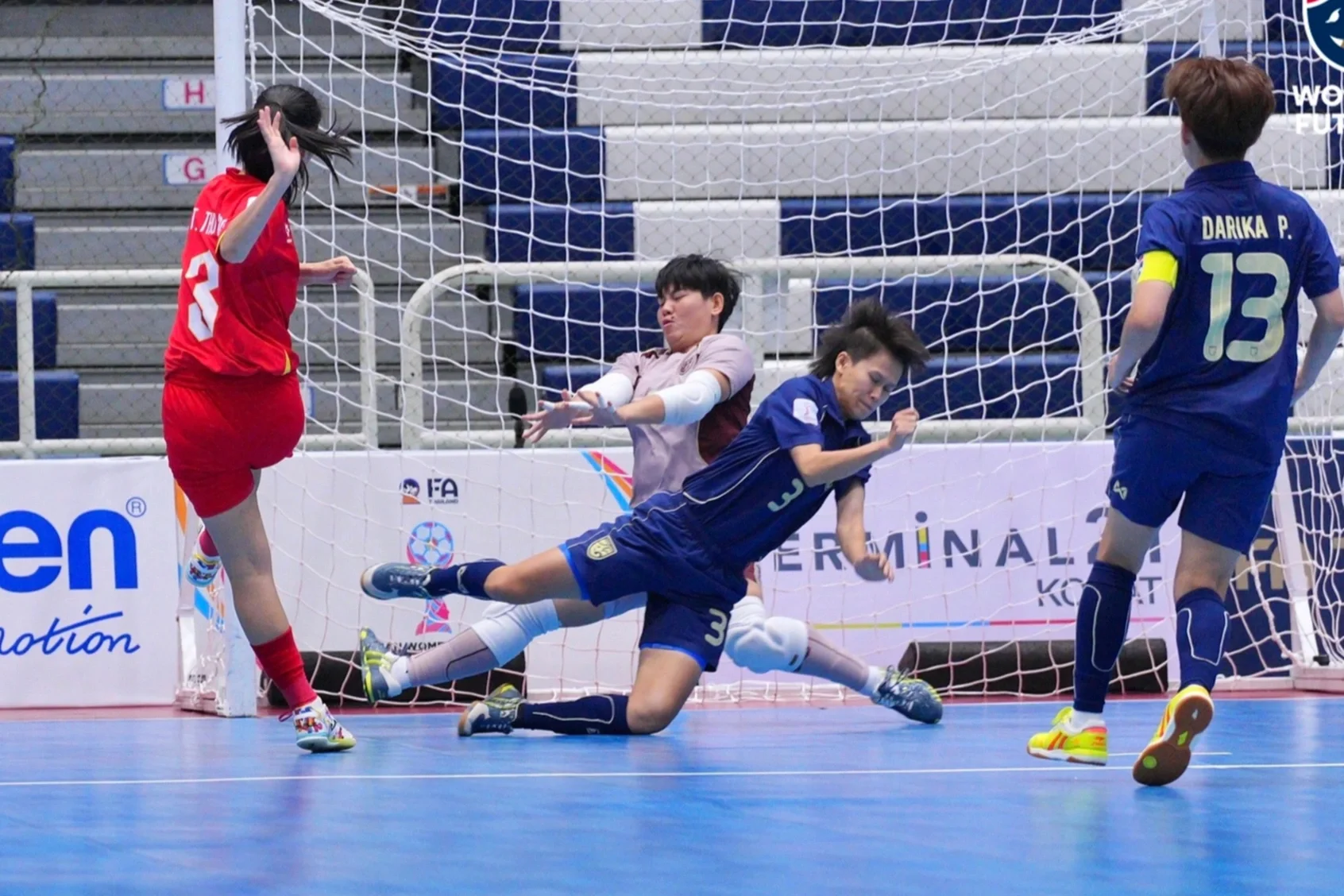 Hàng công Việt Nam kém sắc bén rõ rệt