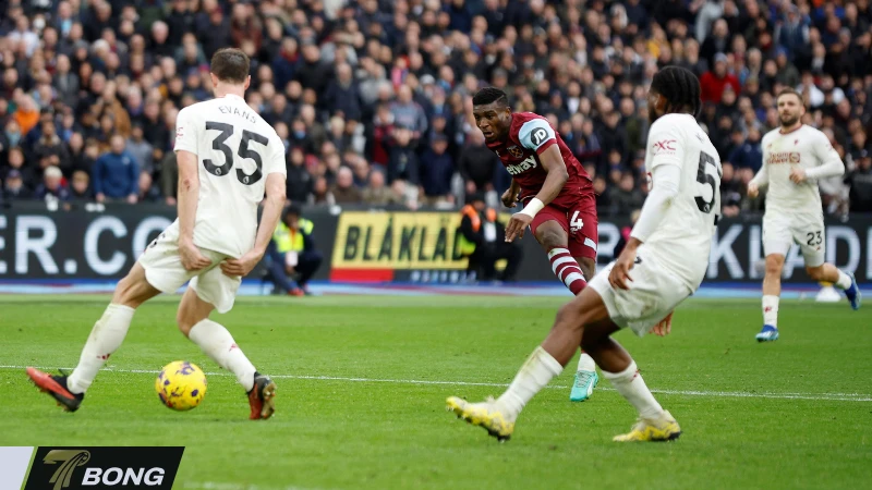 Hàng thủ MU thi đấu ấn tượng trước West Ham