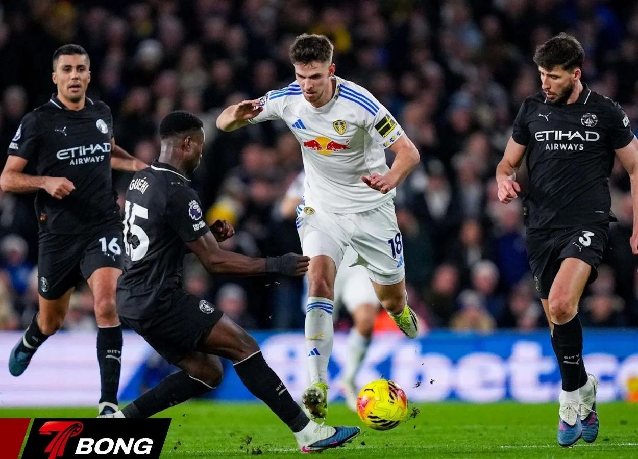 Hàng thủ Man City chơi chắc chắn hiệp hai