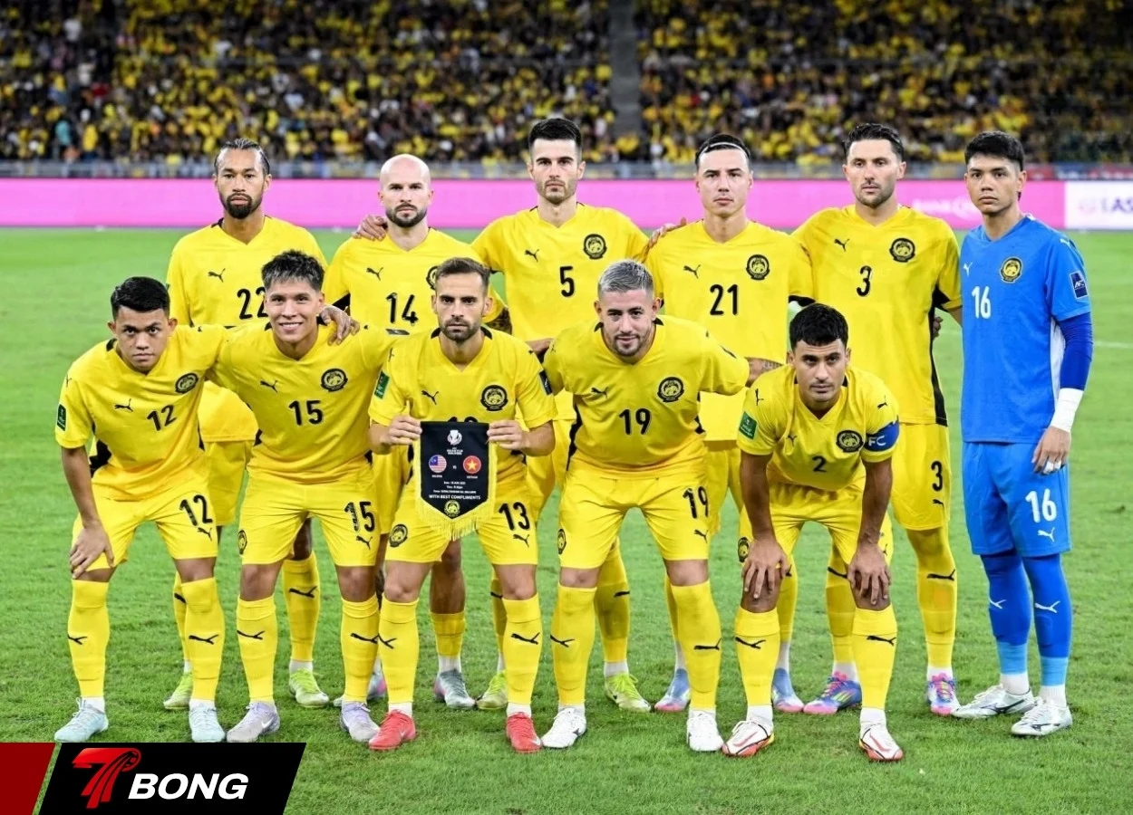 Hàng trăm cổ động viên tụ tập phản đối FAM