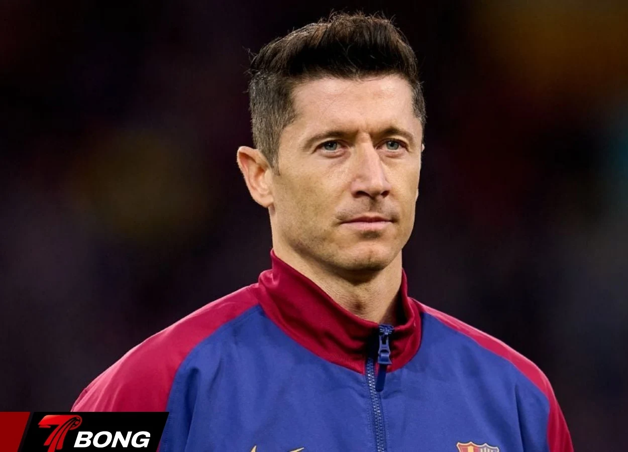 Hansi Flick cất Lewandowski dự bị gây tranh cãi lớn