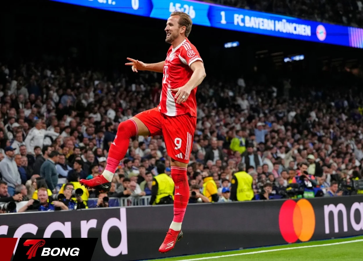 Harry Kane sút xa đánh bại thủ môn Lunin