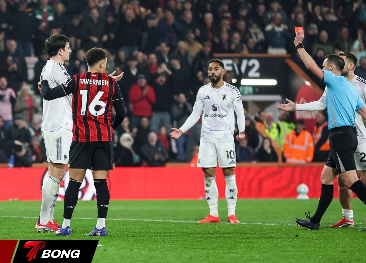 Harry Maguire nhận tấm thẻ đỏ gây phẫn nộ