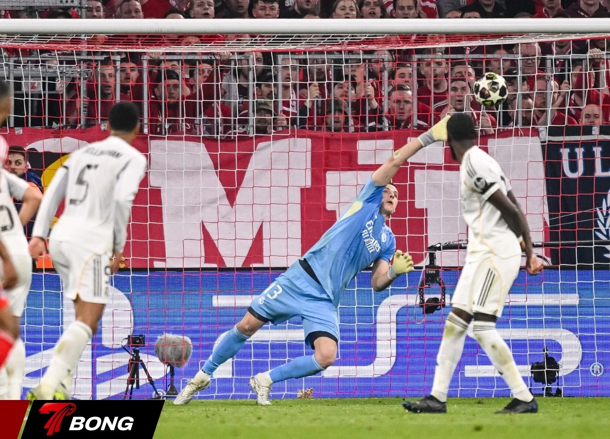 Hiệp một bùng nổ với năm bàn thắng