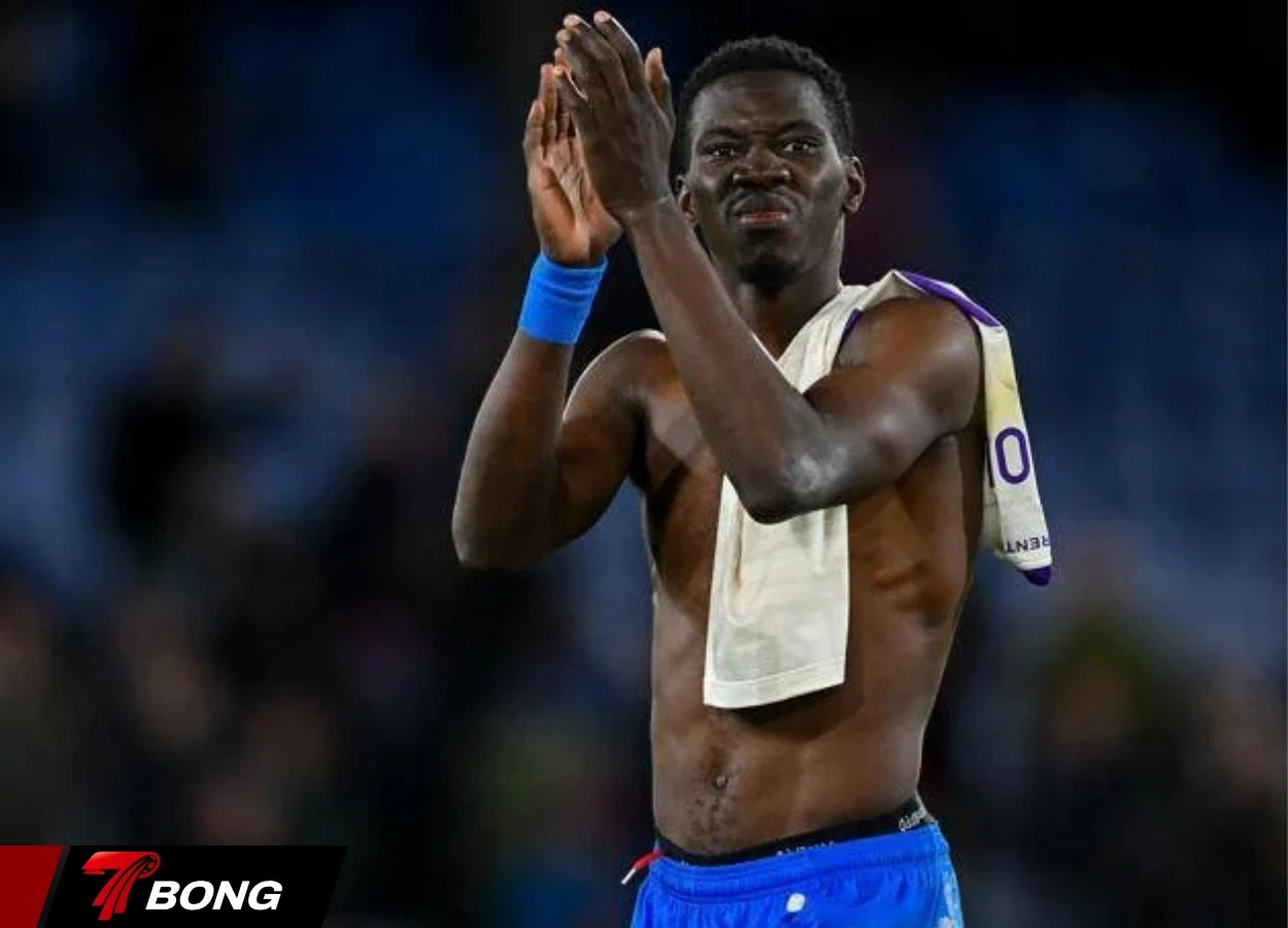 Ismaila Sarr ghi bàn ấn định tỷ số