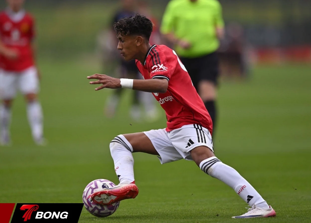 JJ Gabriel tỏa sáng trong màu áo U18 MU