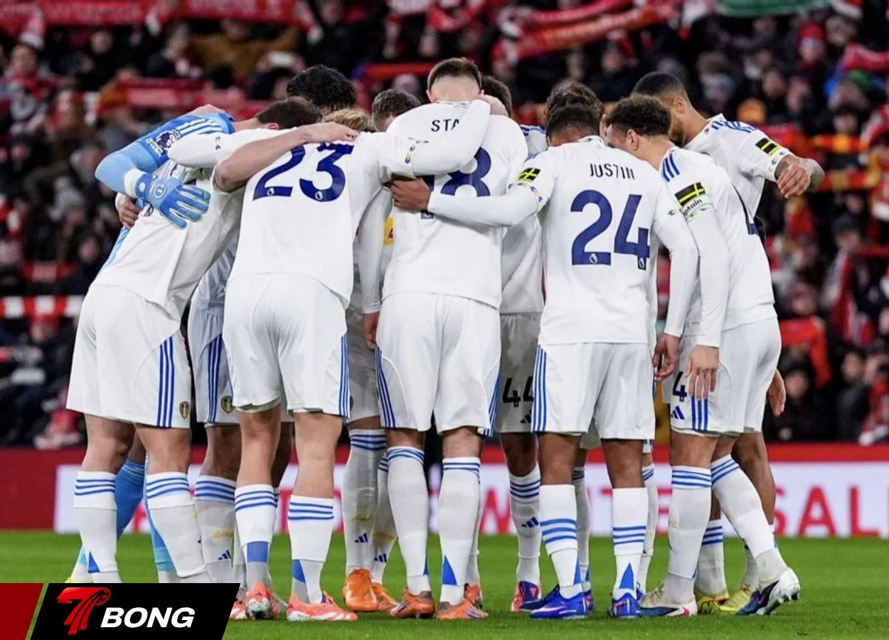 Leeds United ăn mừng chiến thắng lịch sử tại Old Trafford