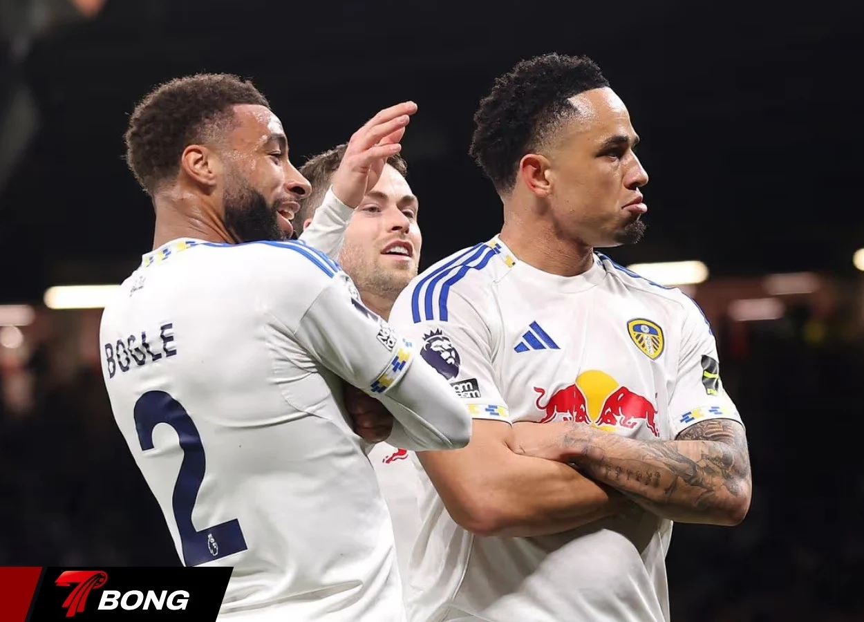 Leeds vượt qua MU tại Old Trafford