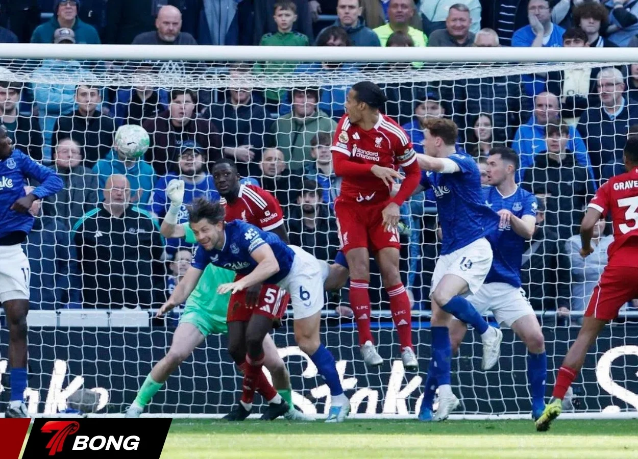 Liverpool thắng derby Merseyside đầy kịch tính