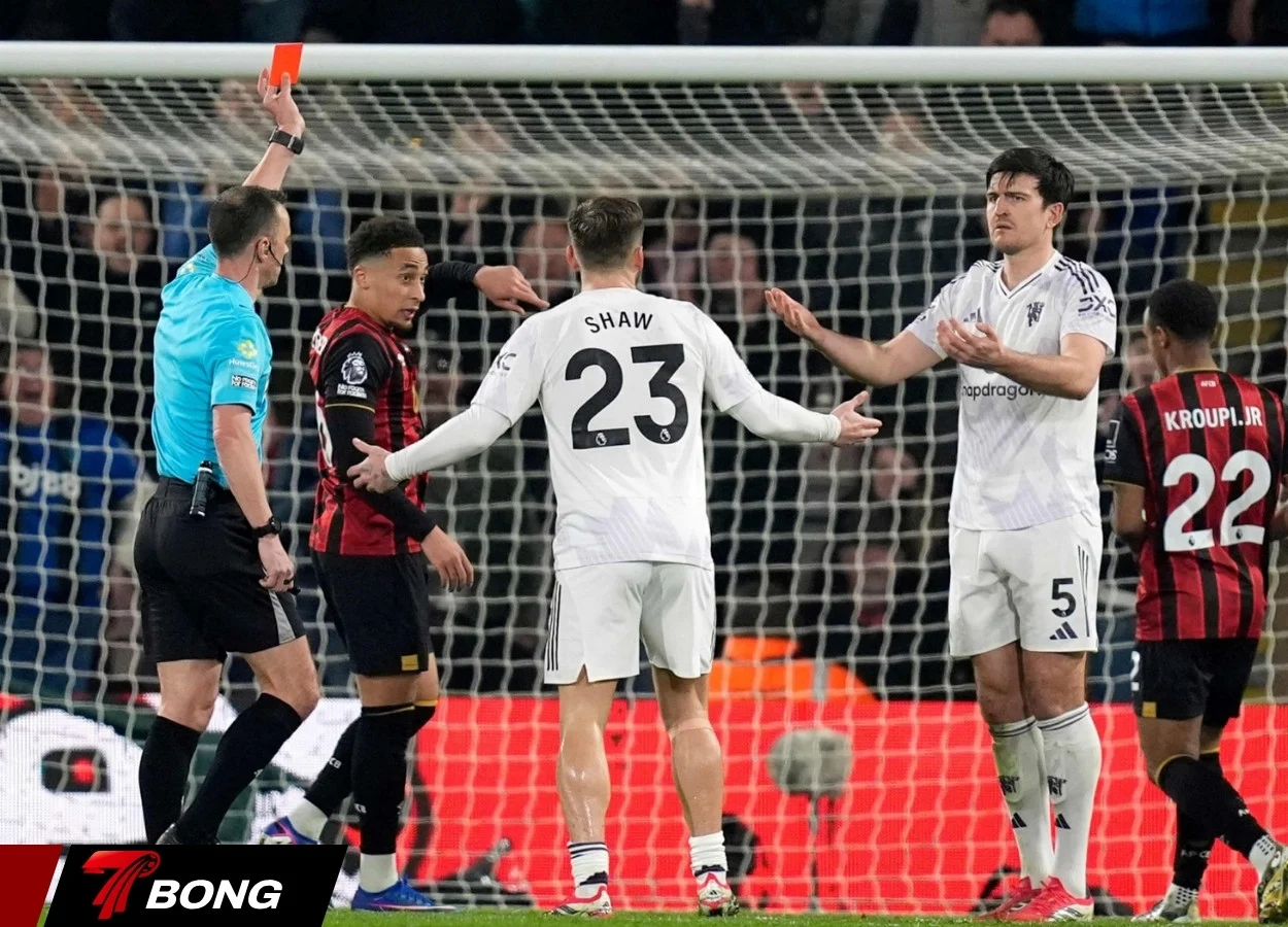 Maguire có thể bị treo giò thêm vì xúc phạm trọng tài