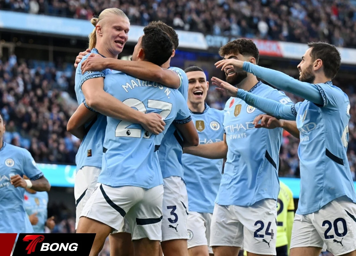 Man City ăn mừng bàn thắng quý giá