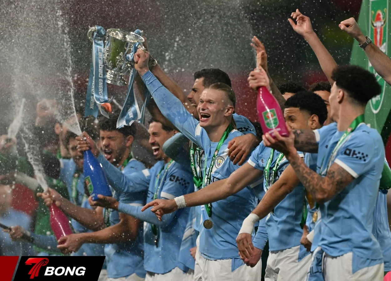 Man City nâng cao chiếc cúp Carabao Cup