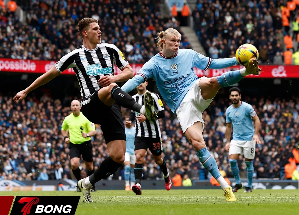 Man City thu hẹp cách biệt với Arsenal