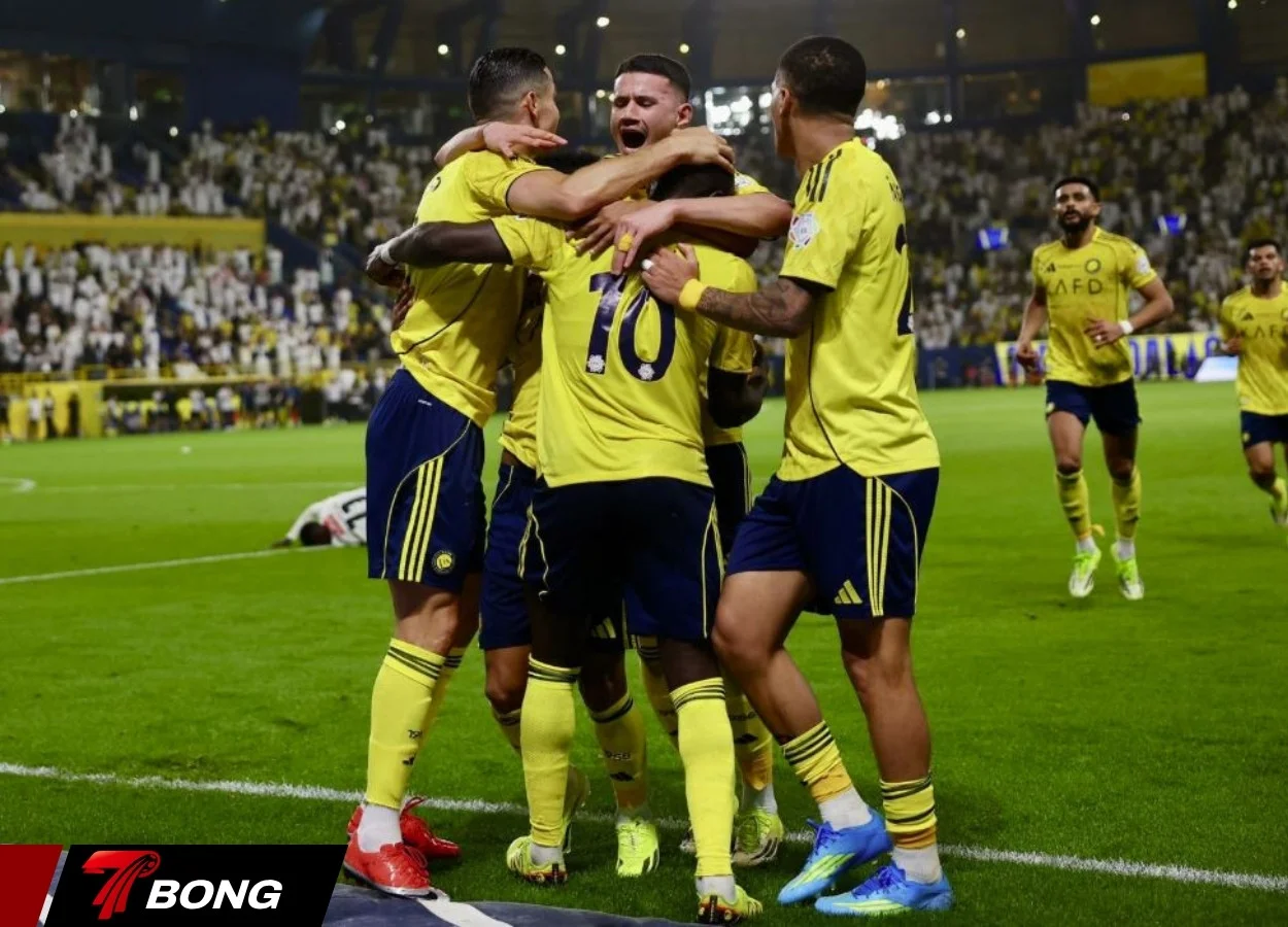 Mane và Ronaldo ăn mừng chiến thắng 5-2