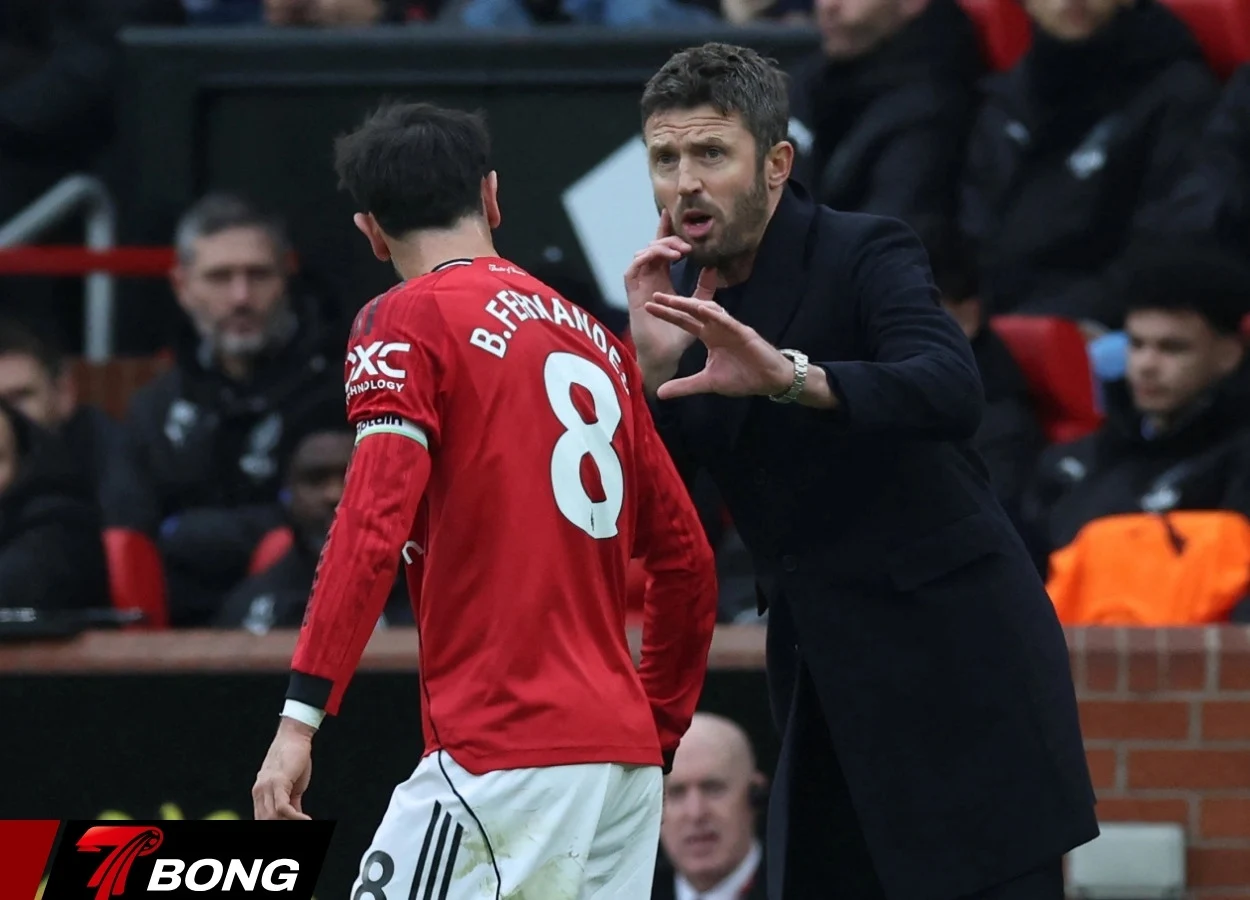 Michael Carrick trực tiếp chỉ đạo Man Utd