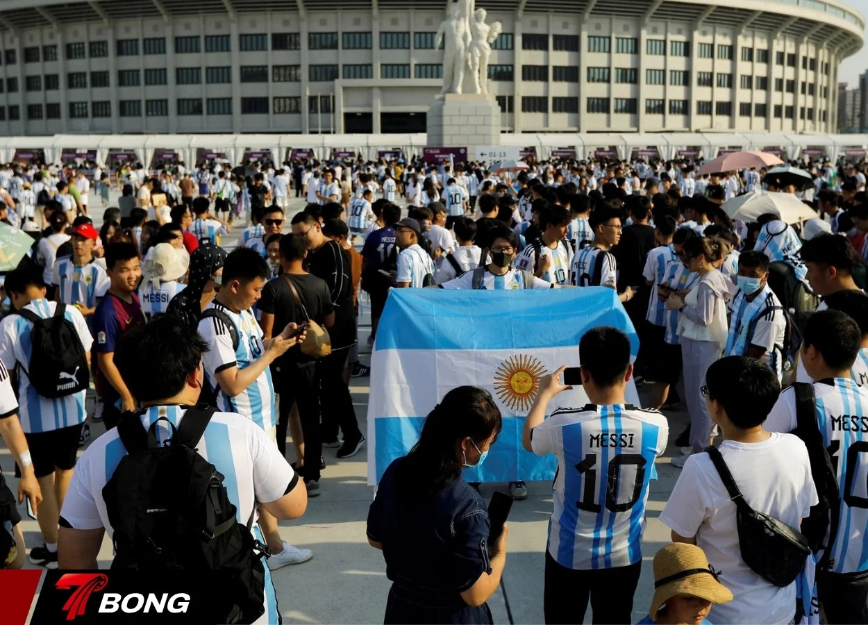 Người hâm mộ trông chờ được xem Messi thi đấu