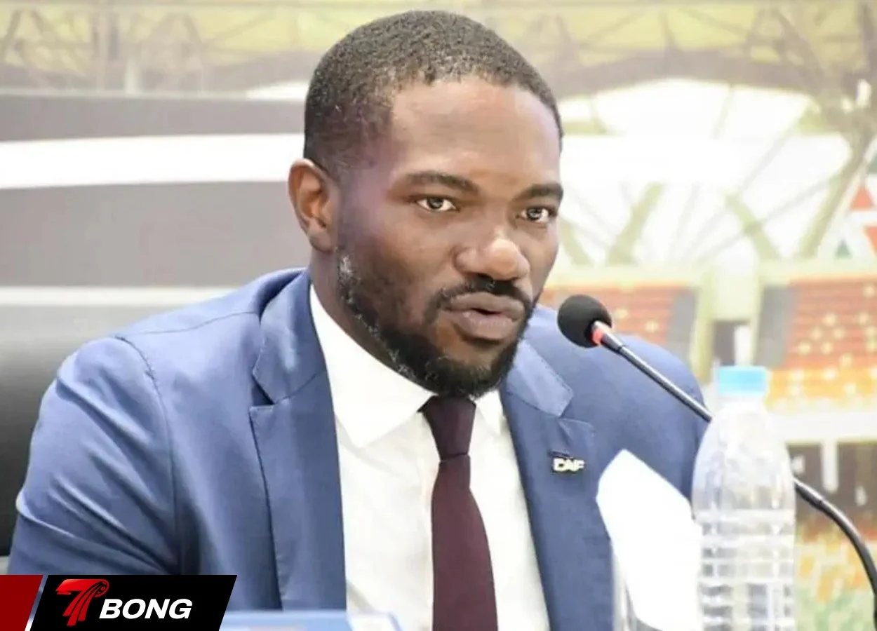 Samson Adamu là người được chọn thay thế