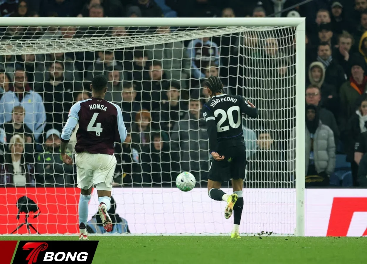 Pedro ghi hat-trick trước hàng thủ Villa