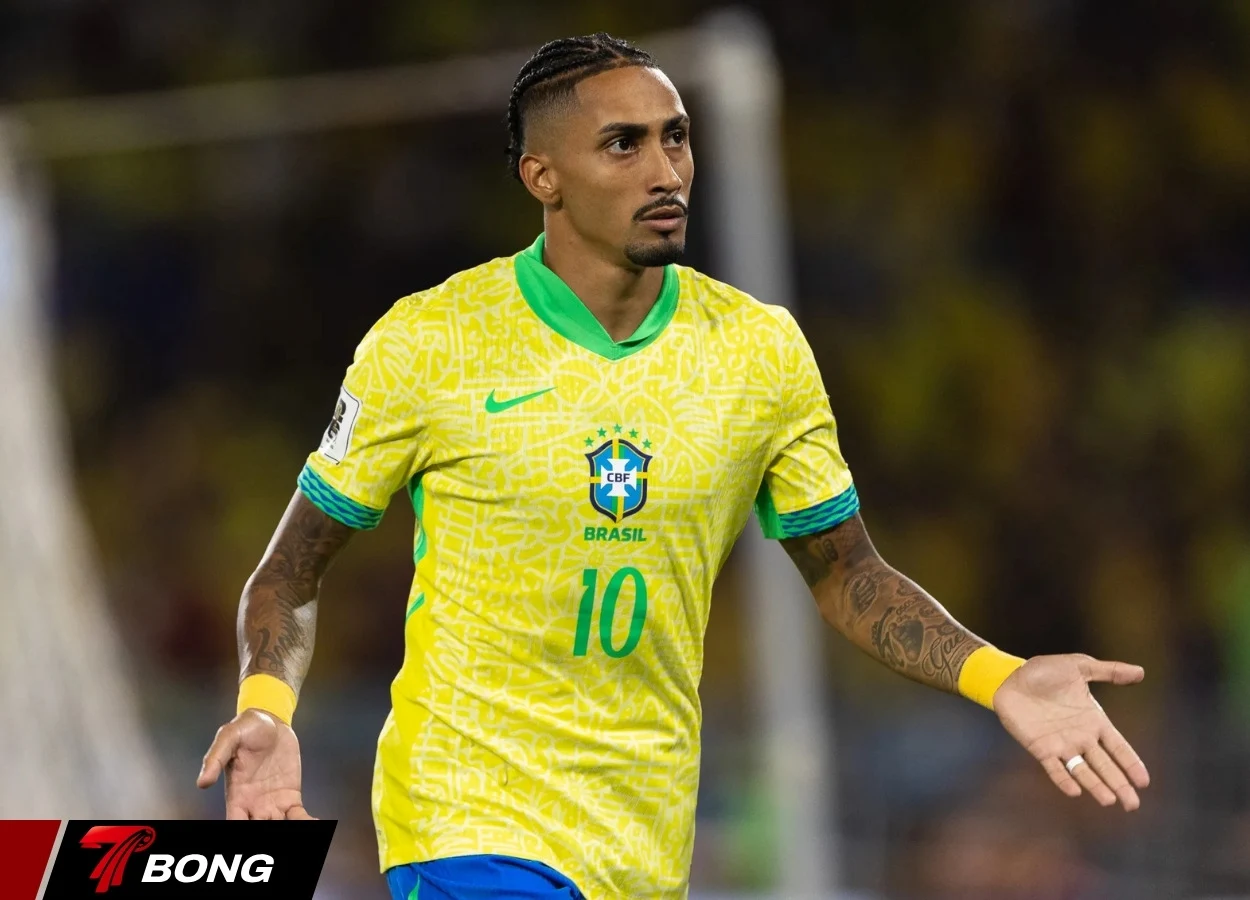 Raphinha dính chấn thương khi khoác áo tuyển Brazil