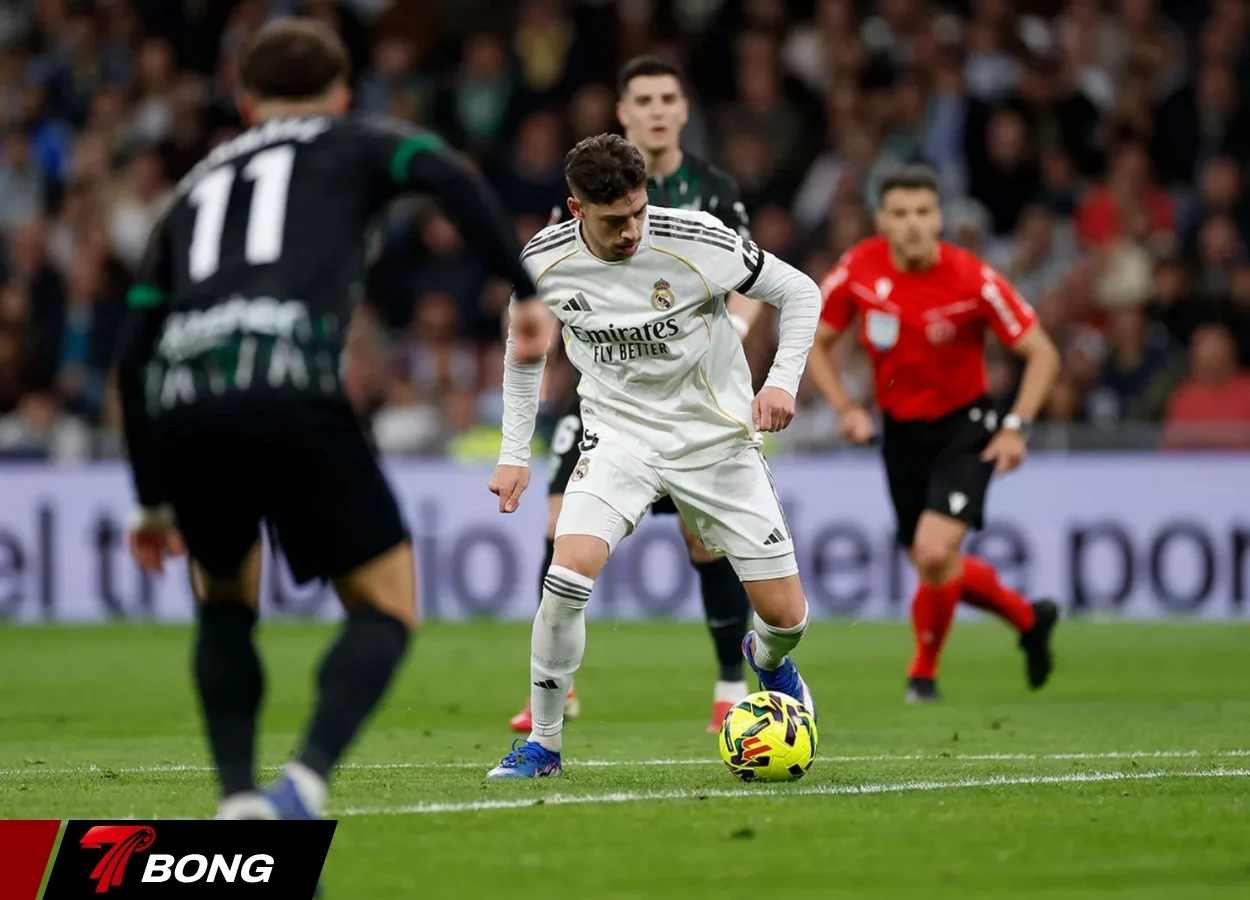 Real Madrid tấn công dồn dập ngay từ hiệp một