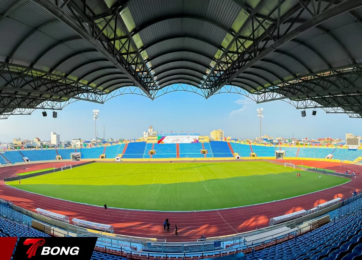 Sân Thiên Trường là thử thách lớn với Malaysia