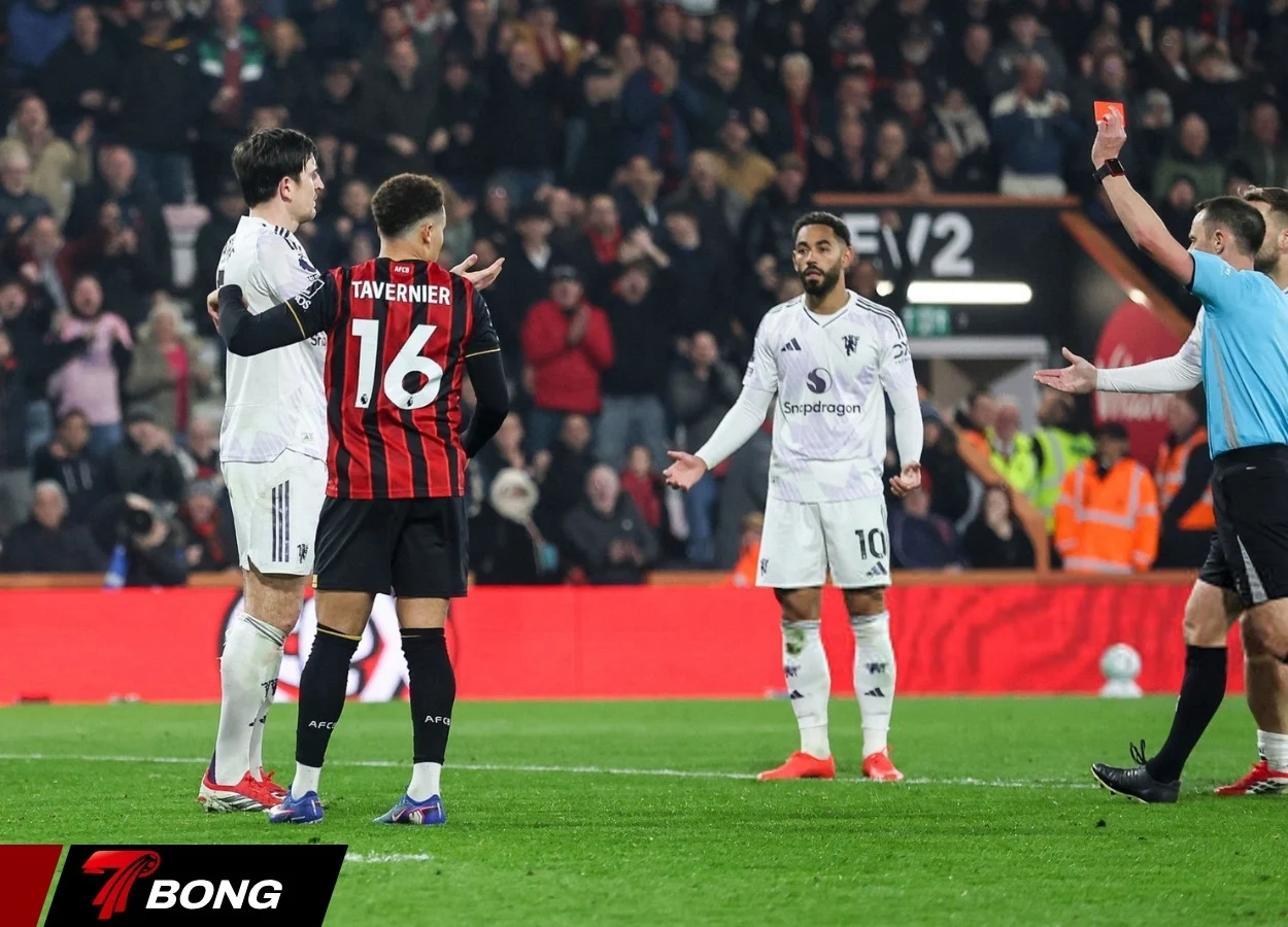 Tấm thẻ đỏ của Harry Maguire được cho là quá nặng tay