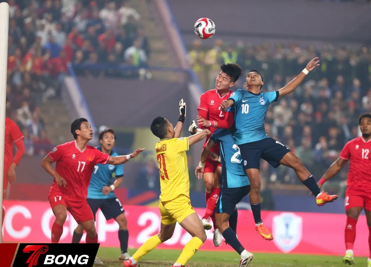 Thế hệ trẻ Việt Nam tiếp lửa niềm tin người hâm mộ